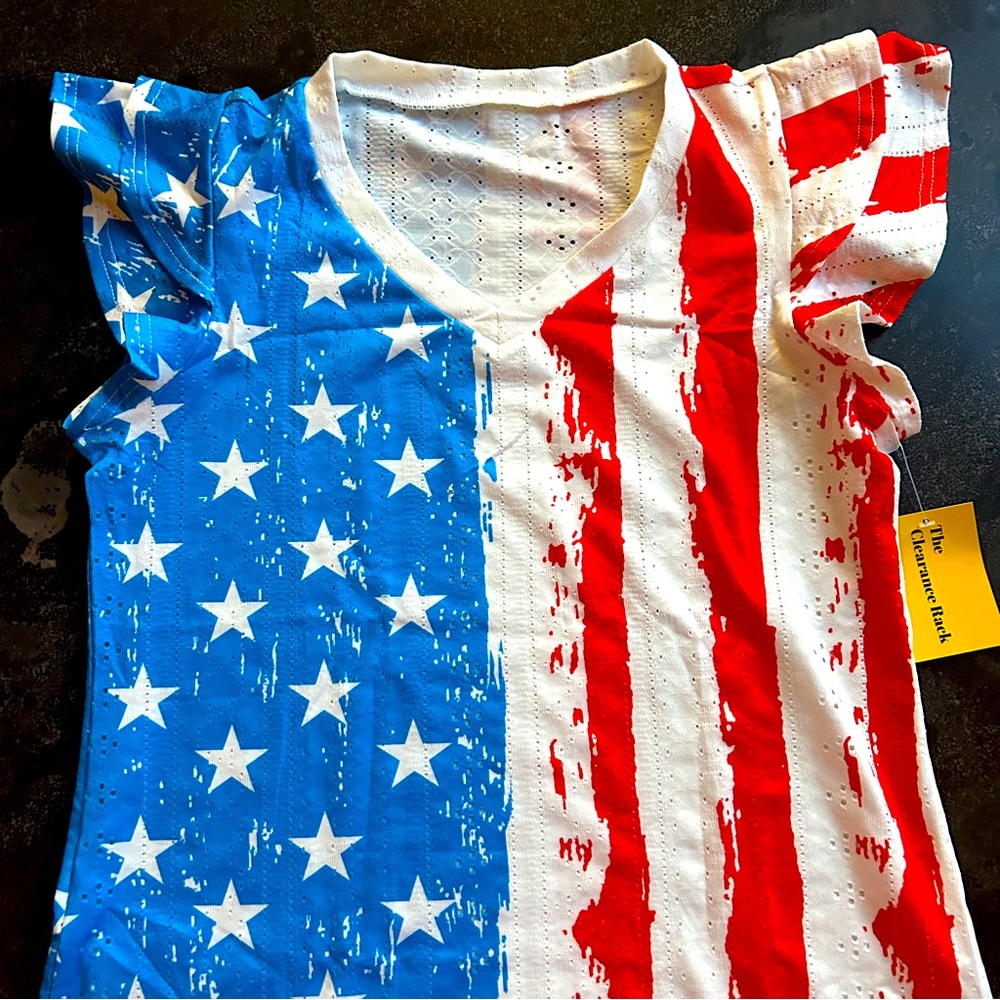 NWT Red White & Blue Top - Size Medium - Picture 5 of 5